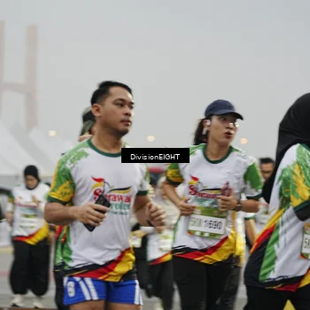 Runner Photo 7645265