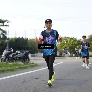 Runner Photo 7645275
