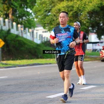 Runner Photo 7645306