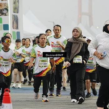 Runner Photo 7645326