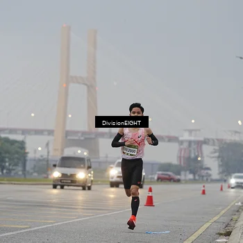Runner Photo 7645384