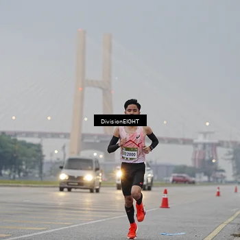 Runner Photo 7645419