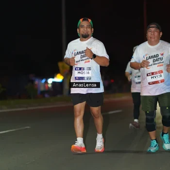 Runner Photo 7645420
