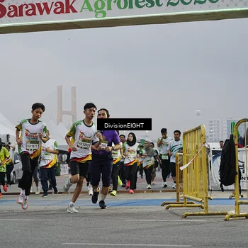 Runner Photo 7645423