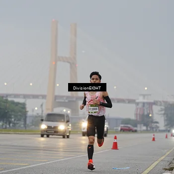 Runner Photo 7645428