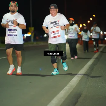 Runner Photo 7645433