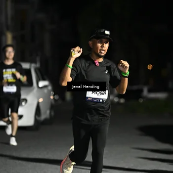 Runner Photo 7645436