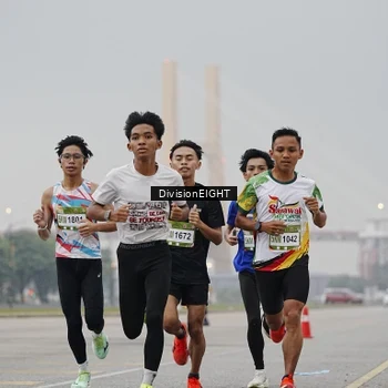 Runner Photo 7645456