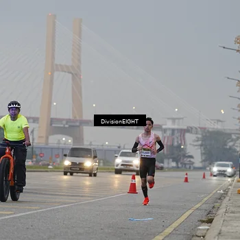 Runner Photo 7645474