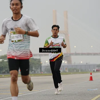 Runner Photo 7645503