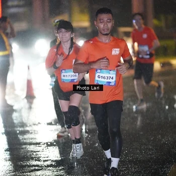 Runner Photo 7645544