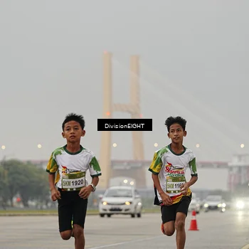 Runner Photo 7645565