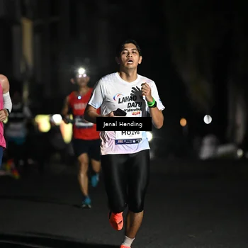 Runner Photo 7645581