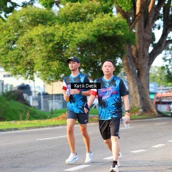 Runner Photo 7645582