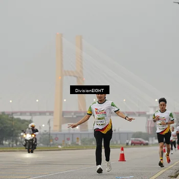Runner Photo 7645613