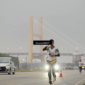 Runner Photo 7645614