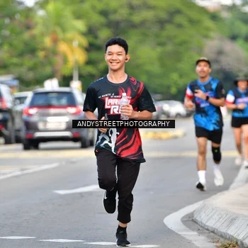 Runner Photo 7645617