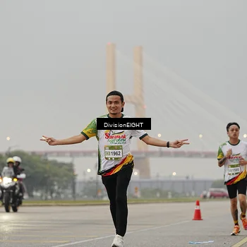 Runner Photo 7645621
