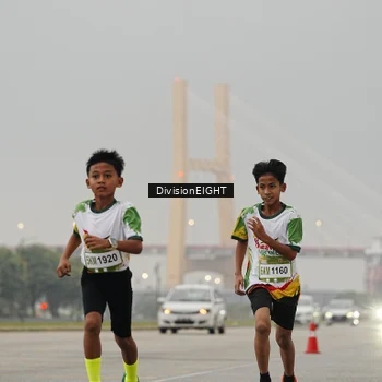 Runner Photo 7645635