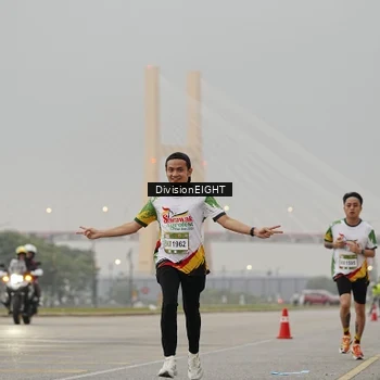Runner Photo 7645640