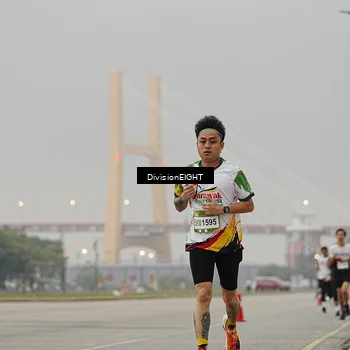 Runner Photo 7645654