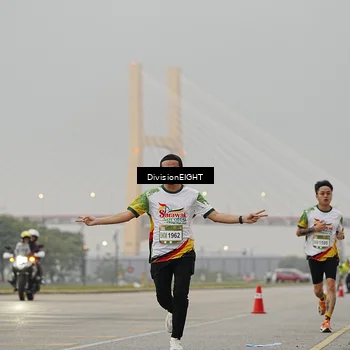Runner Photo 7645663