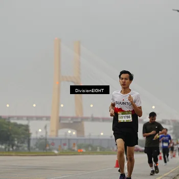 Runner Photo 7645671