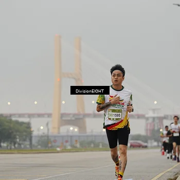 Runner Photo 7645672