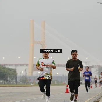 Runner Photo 7645691