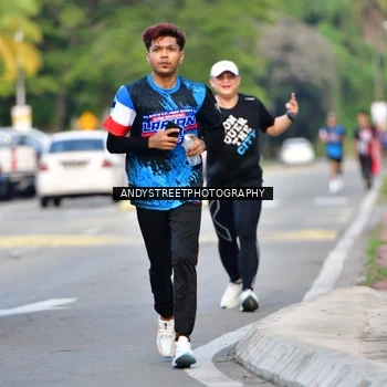 Runner Photo 7645695