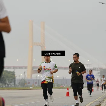 Runner Photo 7645706
