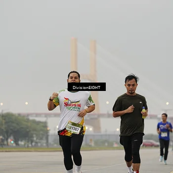 Runner Photo 7645718