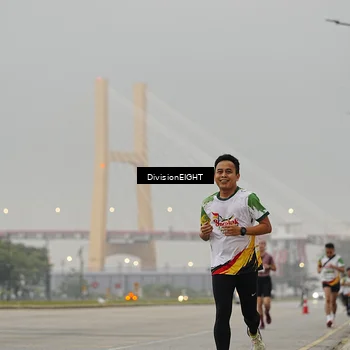 Runner Photo 7645731