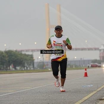 Runner Photo 7645800