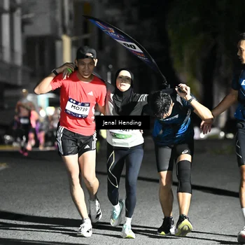 Runner Photo 7645875
