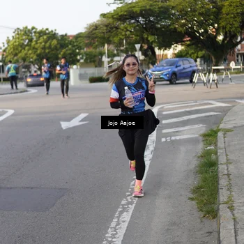 Runner Photo 7645944