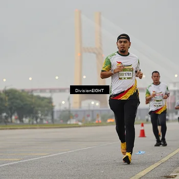 Runner Photo 7645971