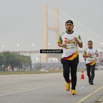 Runner Photo 7645977