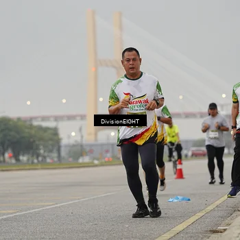 Runner Photo 7645993