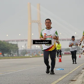 Runner Photo 7645995