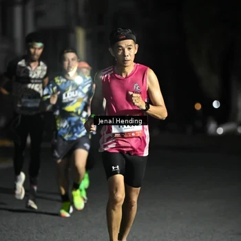 Runner Photo 7646000