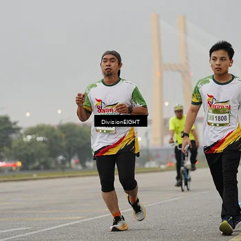 Runner Photo 7646013