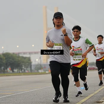 Runner Photo 7646017
