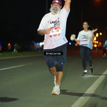 Runner Photo 7646078