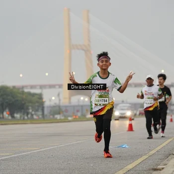 Runner Photo 7646092