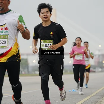 Runner Photo 7646098