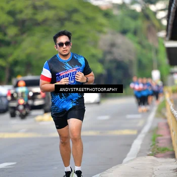 Runner Photo 7646112