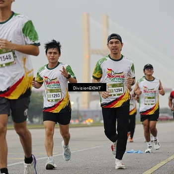 Runner Photo 7646142
