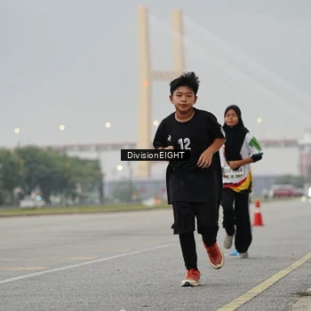 Runner Photo 7646182
