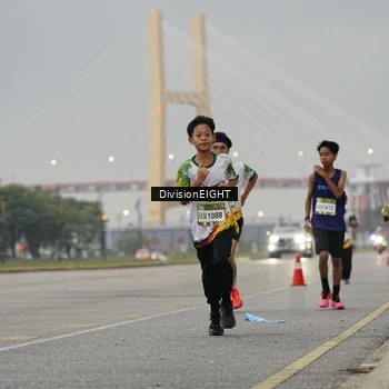 Runner Photo 7646223